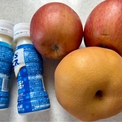 りんご2個🍎 梨🍐 カルピス➕2本等の画像