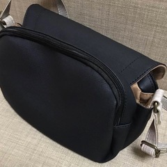 多機能ショルダーバッグの画像