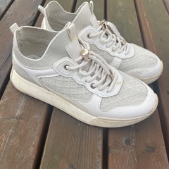 ZARAファブリックスニーカー37レディースの画像