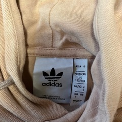 adidas パーカーの画像