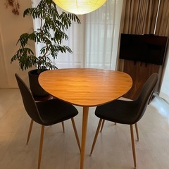 ダイニングテーブル・チェアセットの画像