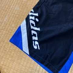 adidas ショートパンツの画像