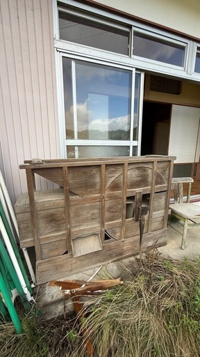 木製レトロ脱穀機