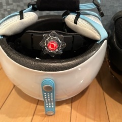 子ども用　ヘルメットとゴーグルの画像