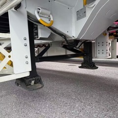 トレーラー用補助脚販売の画像