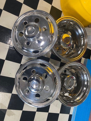 4トントラック　ホイールカバー