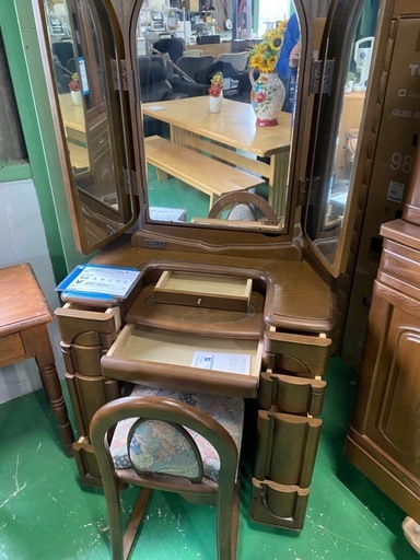 カリモク,大塚家具,ドレッサー
