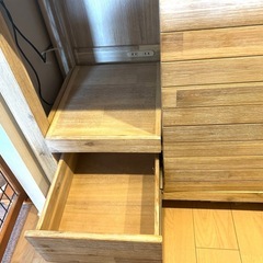 unico.MANOAシリーズ食器棚の画像