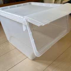 半透明収納ケースの画像
