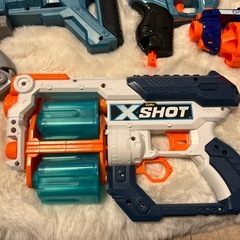 NERFの銃5式と弾117発の画像