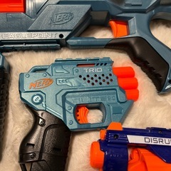 NERFの銃5式と弾117発の画像