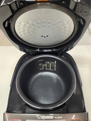 ZOJIRUSHI　象印　マイコン炊飯ジャー　NL-BD05　2022年製　0.54L　3合炊き　ブラック　豪熱沸とう　黒厚釜　稼働確