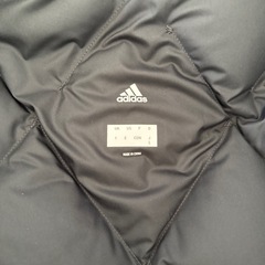 adidasロングダウンの画像