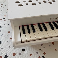 KAWAI ベビー　キッズ　ピアノ　白　おもちゃの画像