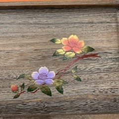 木製トレイ(お盆) 花の蒔絵調デザインの画像