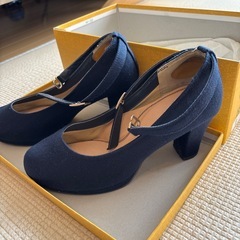 THE EMPORIUM パンプスの画像