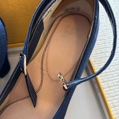 THE EMPORIUM パンプスの画像