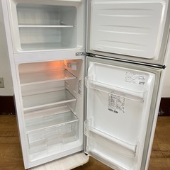 ★除菌済み★Hisense☆120L☆2ドア冷蔵庫☆右開き☆強化ガラス製棚☆【HR-B1201】冷凍冷蔵庫/動作確認済み/２ドア/学生/120L/単身用/新生活/大家族/一人暮らし/家電/電化製品/福岡市/糸島市/お買い替え対応/古い家電引取り処分可能/直接引取り/自社便配送可能 【JUN-PayPay】【クレジットカード･PayPay支払い可能】の画像