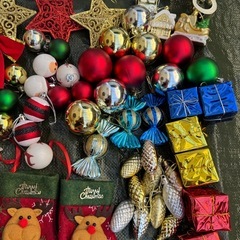 クリスマスツリー、リースなどの画像