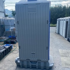 仮設トイレ　中古清掃済み　簡易洋式広々タイプの画像