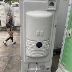 仮設トイレ　中古清掃済み　簡易洋式広々タイプの画像