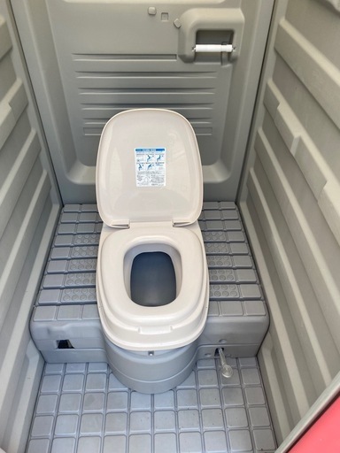 仮設トイレ　中古清掃済み　簡易洋式広々タイプ