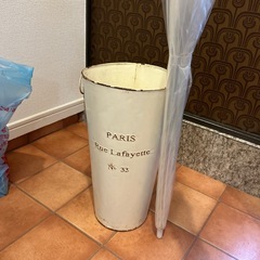 ブリキの傘立ての画像