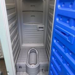 仮設トイレ　中古清掃済み　簡易洋式広々タイプの画像