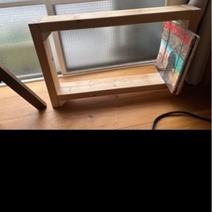 ツーバイフォー雑誌ラックの画像