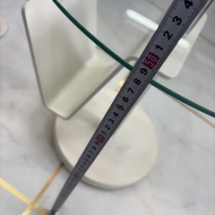 （本日中限定）重厚感あるガラステーブル（丸型）の画像