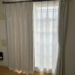(極美品)カーテン 200cm×90cm 2枚 白 花柄の画像