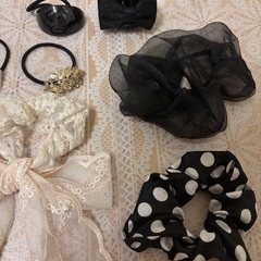 髪ゴムいろいろの画像