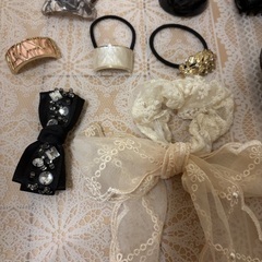 髪ゴムいろいろの画像