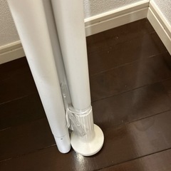 とても長い突っ張り棒の画像