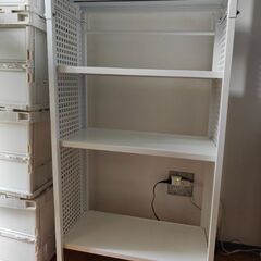 スチール製つっぱりラック　本棚　突っ張りシェルフの画像