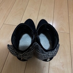 リボン付きショートブーツ23の画像