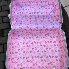 キティー スーツケース キャリーケースの画像