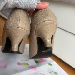 festa フェスタ　ベージュ クロコダイル風 パンプス 6cmヒールの画像