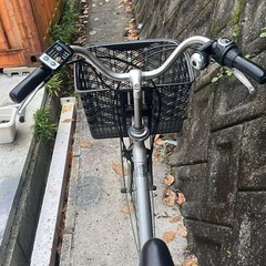 大阪限定　送料無料パナソニック電動アシスト自転車 26インチ バッテリー8,9ahの画像