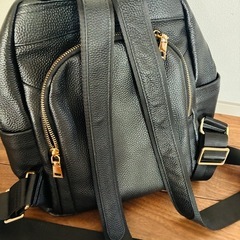 美品　黒　リュックの画像