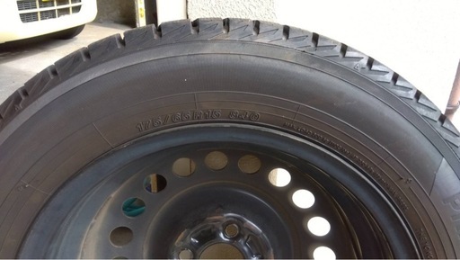 ヨコハマ 175/65/R15  ホイール付き(スチール)  スタッドレス4本