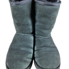 UGG W CLASSIC SHORT ムートンブーツ US7 JP24cm 天然皮革 ブラック 防寒 シープスキン アグ 黒 箱付きの画像