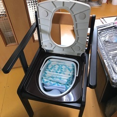 ポータブルトイレの画像