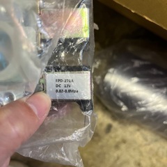 水ソレノイドバルブ DC 12V DN20 G3/4 1入力4出力 常時閉 電磁電磁弁 入口水流スイッチ バルブ水排水用 出口外径12mm/出口内径8mm プラスチック電磁弁の画像
