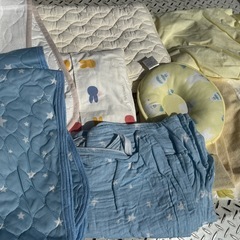 無料で🉐ベビーミニ組み布団◇フィッティングシート◇枕カバーなど◇まとめて差し上げますの画像