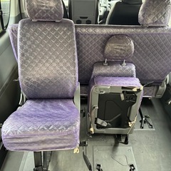 ハイエース後部座席1人 乗用ソファー２つ
です。の画像