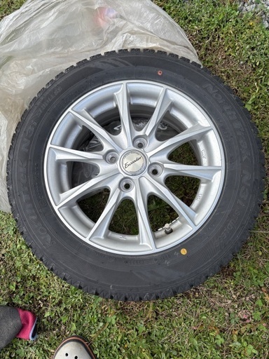 スタッドレス４本ナットつきフィット使用