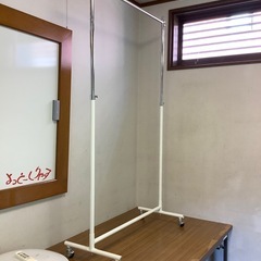 キャスター付ハンガーラックの画像