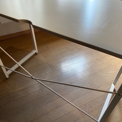 お話中　
パソコンデスクの画像