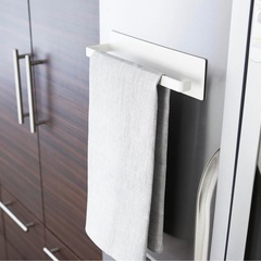 新品【山崎実業】tower マグネットキッチンペーパーホルダー ホワイト タワー ワイド マグネット 冷蔵庫 ペーパーホルダー ロールペーパー キッチンペーパー タオルハンガー 壁面収納 の画像